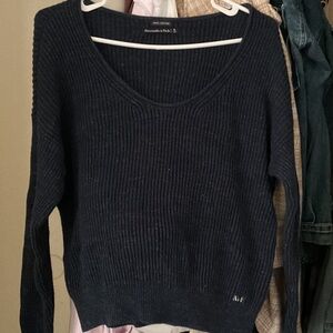Abercrombie & Fitch Women's Dark Blue V-Neck Sweater